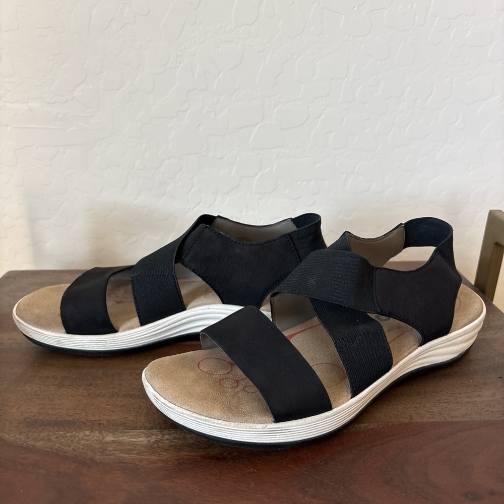 Bionica Woman's Ankle Strap Black Leather Platform Wedge Sandal Size 8.5 M